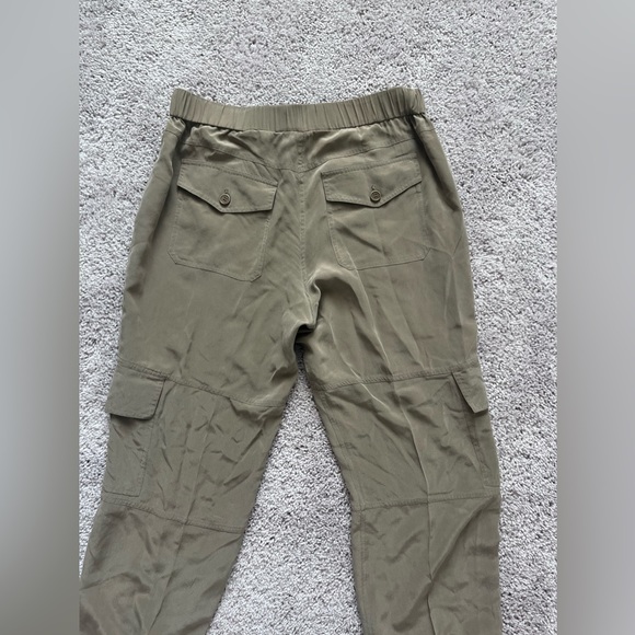 Theory silk cargo pants, size medium WORN ONCE and dry cleaned - Picture 10 of 11
